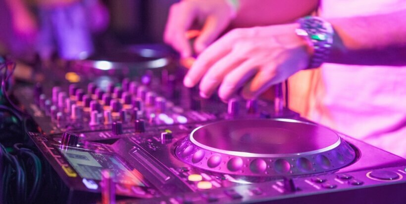 Dj, auf einer Hochzeit