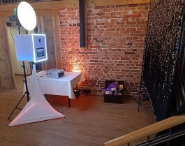 Unsere mobile Fotobox für Hochzeiten – Individuelle Hintergründe & unvergessliche Erinnerungen für Gäste