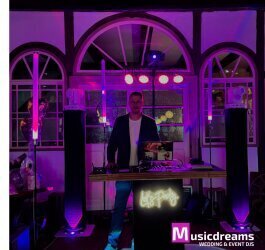 Hochzeits DJ Stefan Masur sorgt auf Schulzes Hof in Bielefeld für beste Stimmung bei einer Hochzeit