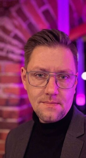DJ Stefan Masur – Professioneller Hochzeits- & Event-DJ im Portrait