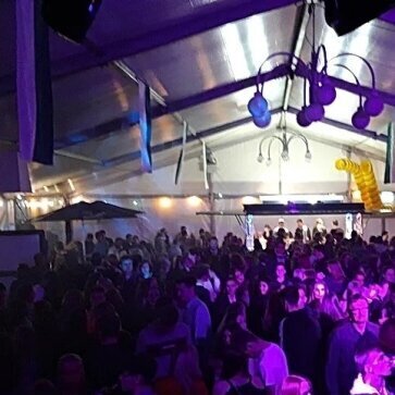 Schützenfest Party mit DJ – volle Tanzfläche und Stimmung