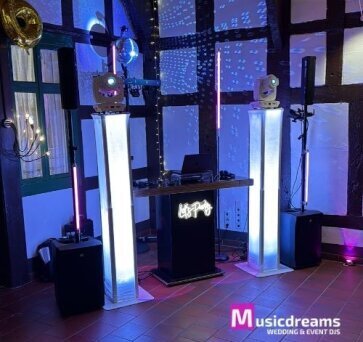 Professionelle DJ Anlage von DJ Herford auf einer stimmungsvollen Silvesterfeier im Großraum Herford