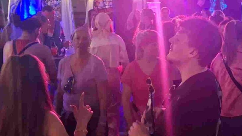 Moderne Eventtechnik auf einer Firmenfeier mit DJ von Musicdreams – optimale Licht- und Tontechnik für gelungene Firmenevents