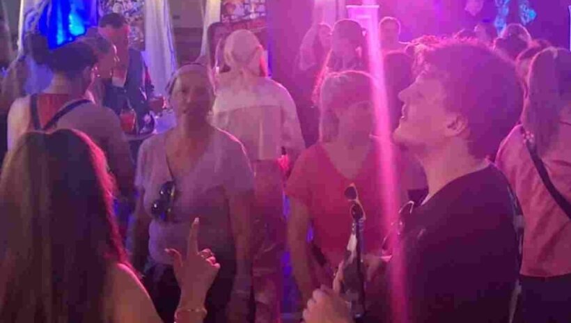 Moderne Eventtechnik auf einer Firmenfeier mit DJ von Musicdreams – optimale Licht- und Tontechnik für gelungene Firmenevents