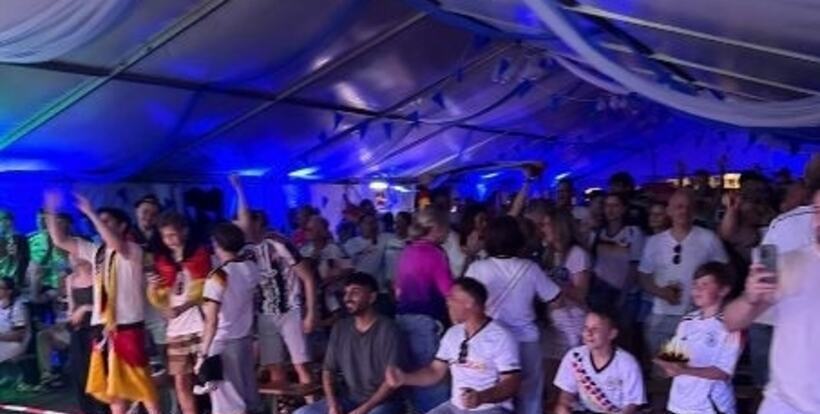 WM-Public-Viewing in Oetinghausen mit moderner Veranstaltungstechnik aus OWL – perfekte Ton- und Lichttechnik für Events