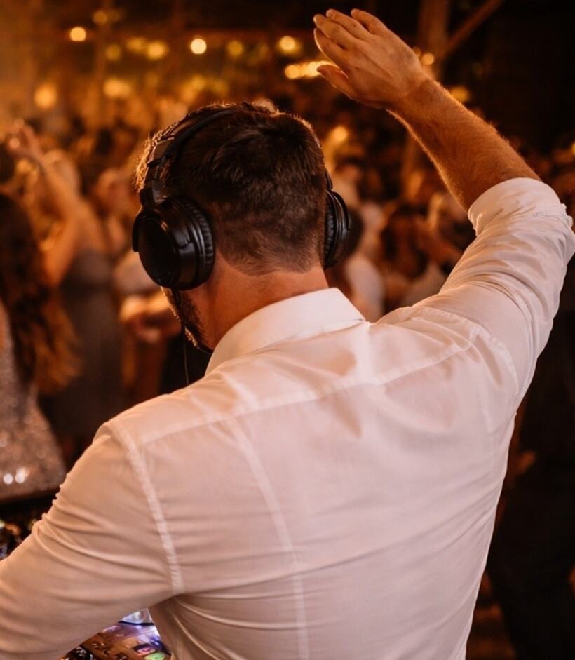Dj_bei_der_Arbeit (beschnitten)